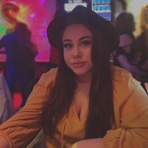 Meet your Posher, Natalia